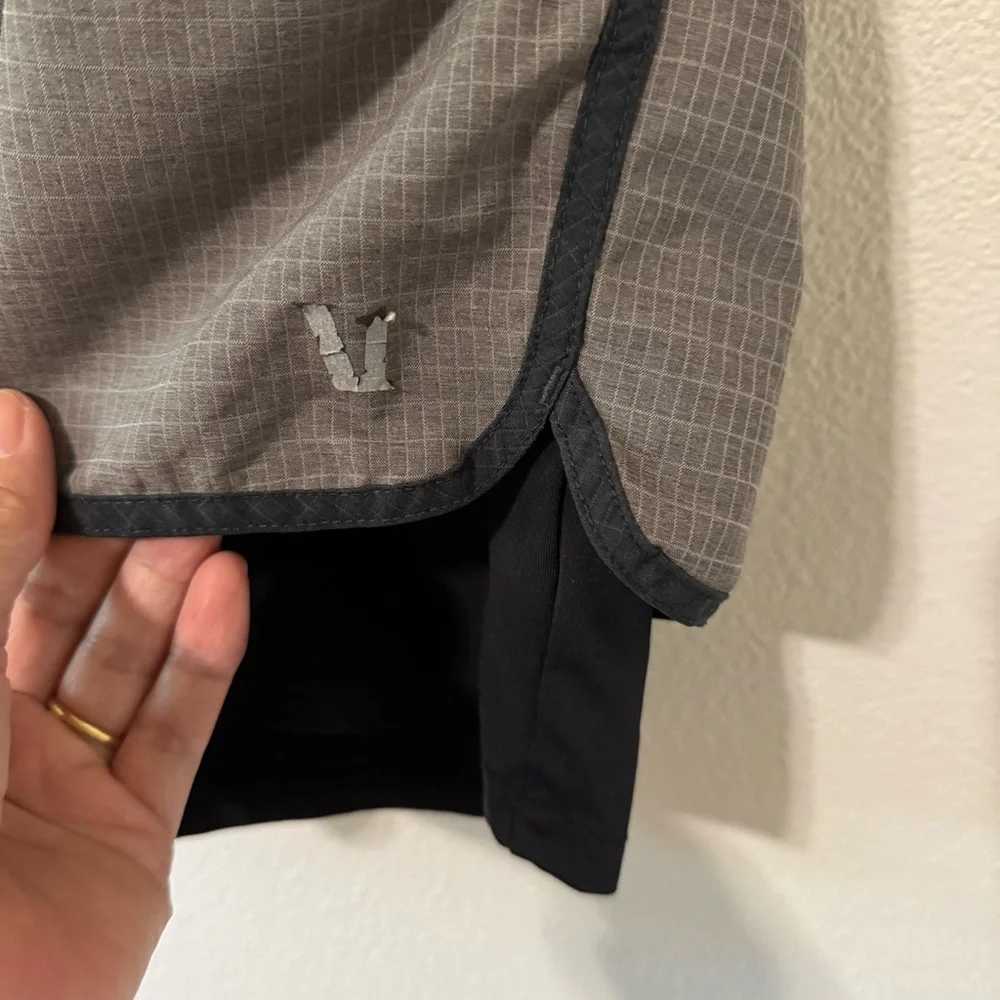 Vuori Stockton Short Gray Ripstop 2-in-1 Workout Gym Athleisure Yoga-Large